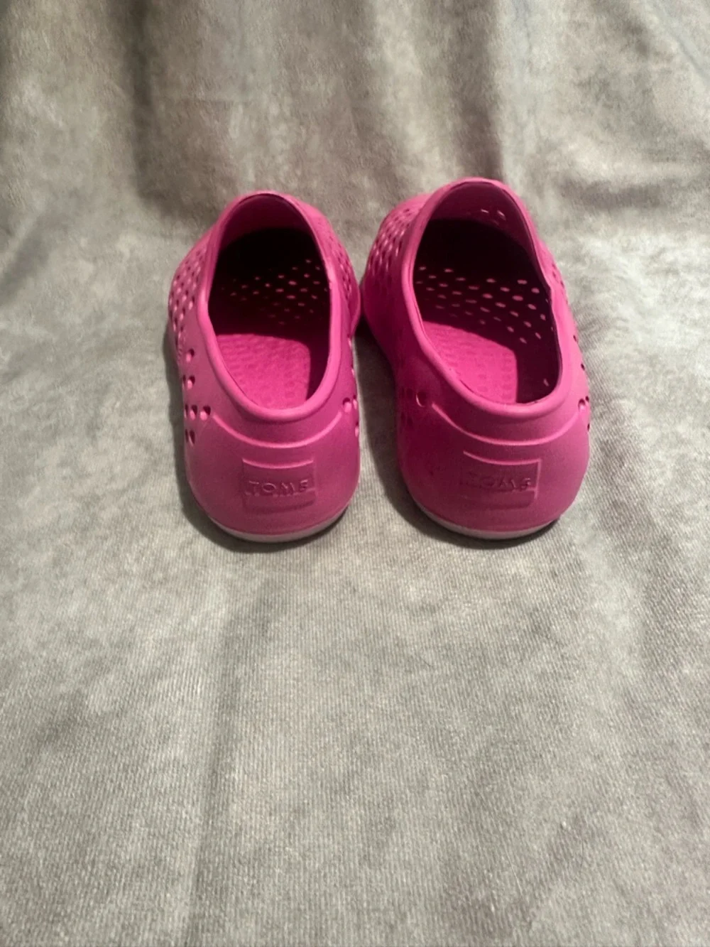 Toms lightweight slip
